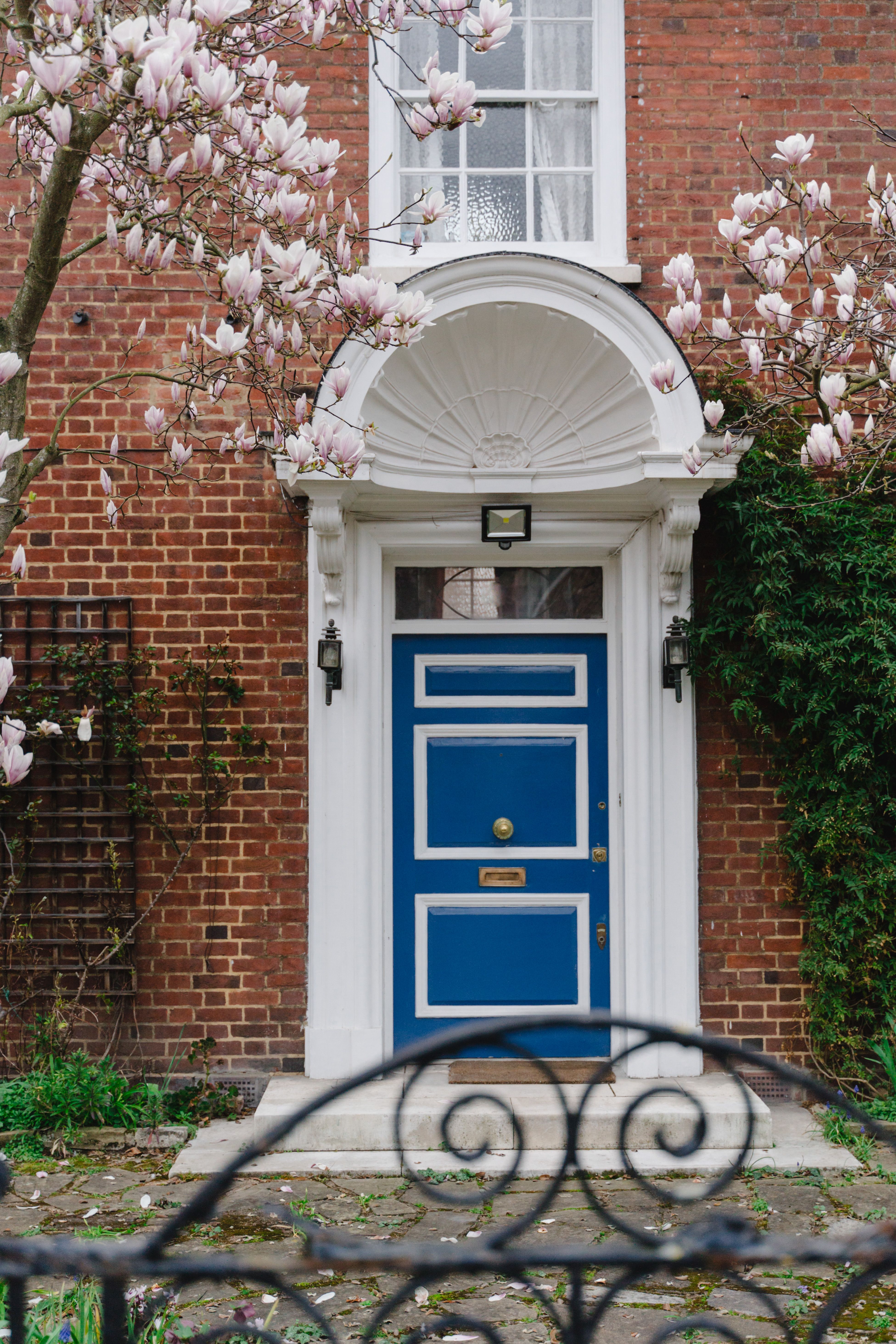 Ajax alarms in Didsbury: plan a comfortable arrival and departure routine
