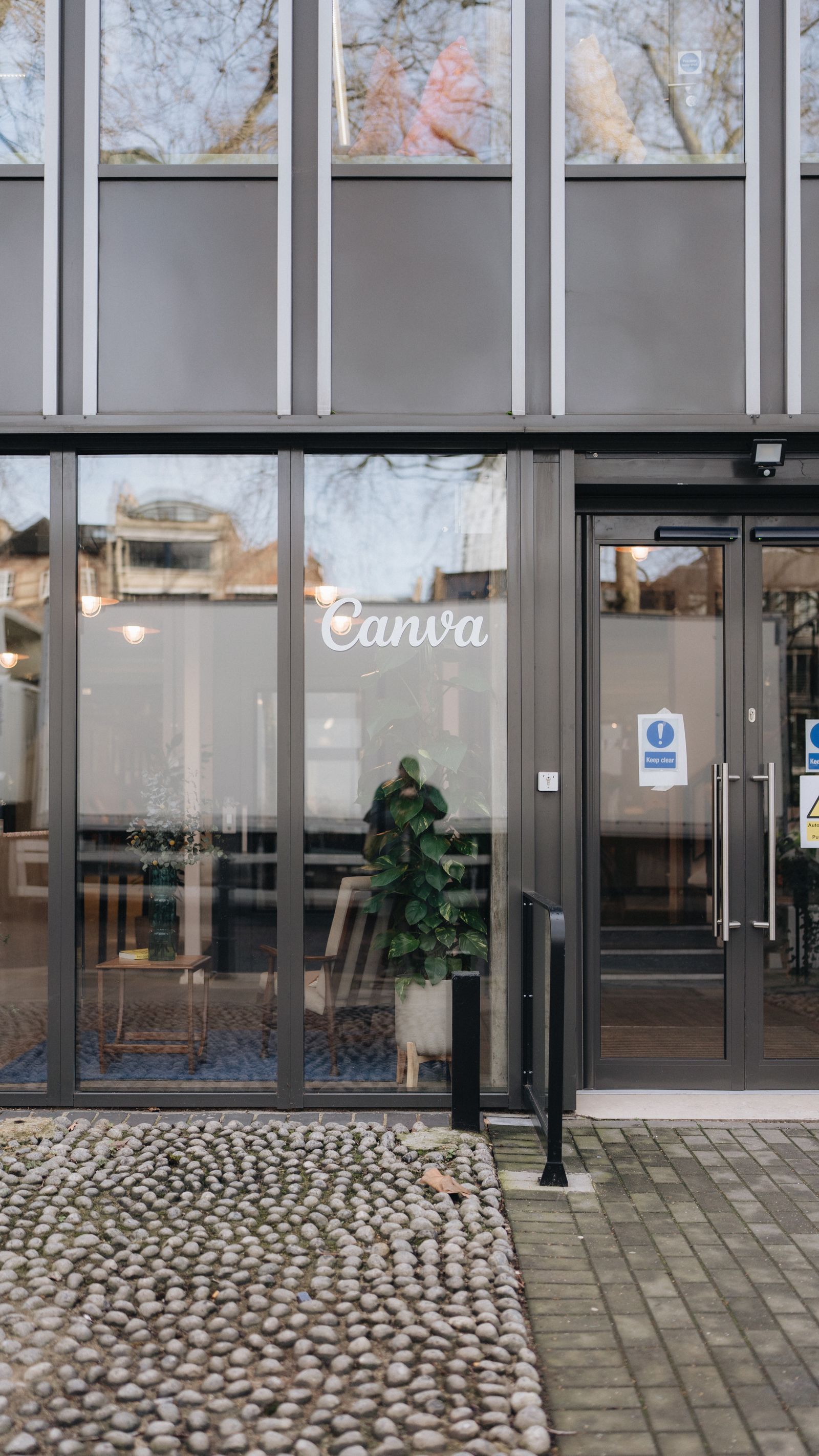 Door access control in Warrington: plan visitor passes from arrival to checkout